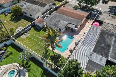 Купить виллу или дом в Хайалиа, Флорида 4 спальни, 204.2м2, № 2027859 - фото 13