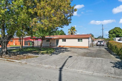 Купить виллу или дом в Хайалиа, Флорида 4 спальни, 204.2м2, № 2027859 - фото 2