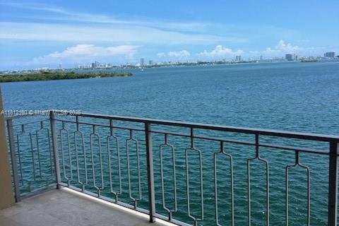 Condo in Miami, Florida, 2 bedrooms  № 1758599 - photo 11