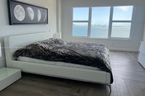 Condo in Miami, Florida, 2 bedrooms  № 1758599 - photo 5