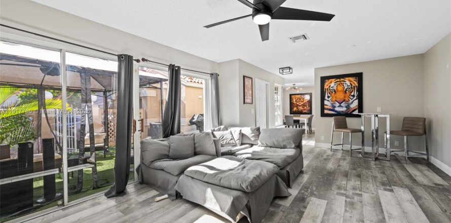 Villa ou maison à Cooper City, Floride 3 chambres, 154.78 m2 № 2019496