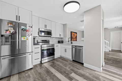 Villa ou maison à vendre à Cooper City, Floride: 3 chambres, 154.78 m2 № 2019496 - photo 3