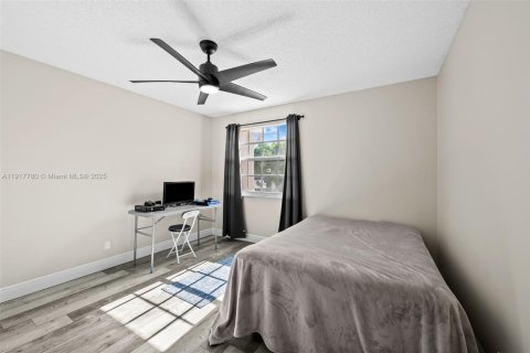 Villa ou maison à vendre à Cooper City, Floride: 3 chambres, 154.78 m2 № 2019496 - photo 13