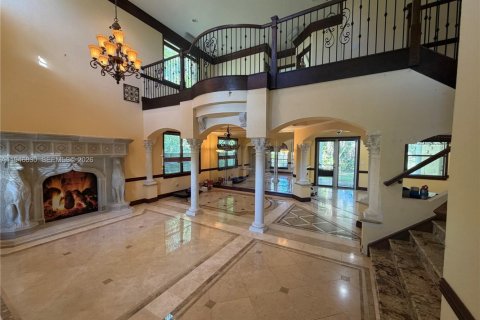 House in Miami, Florida 4 bedrooms, 275.36 sq.m. № 2003061 - photo 5