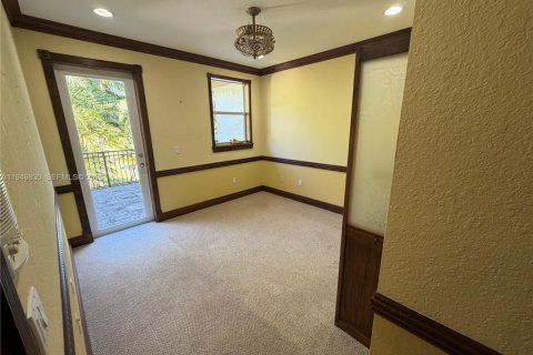 House in Miami, Florida 4 bedrooms, 275.36 sq.m. № 2003061 - photo 20