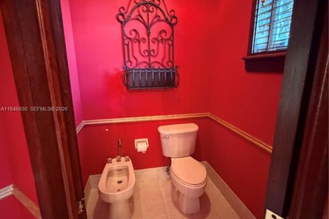 House in Miami, Florida 4 bedrooms, 275.36 sq.m. № 2003061 - photo 23