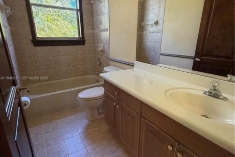 House in Miami, Florida 4 bedrooms, 275.36 sq.m. № 2003061 - photo 18