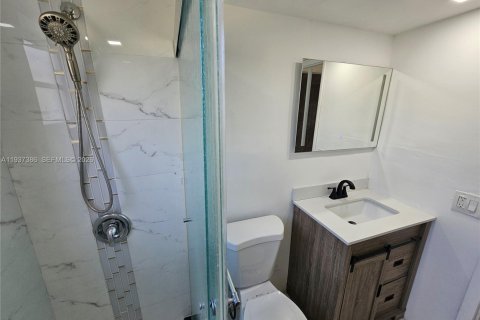 Copropriété à louer à Hollywood, Floride: 2 chambres, 79.71 m2 № 1995305 - photo 21