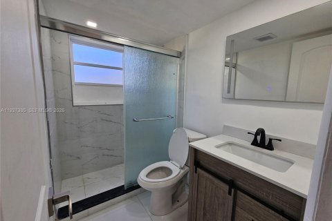 Copropriété à louer à Hollywood, Floride: 2 chambres, 79.71 m2 № 1995305 - photo 14