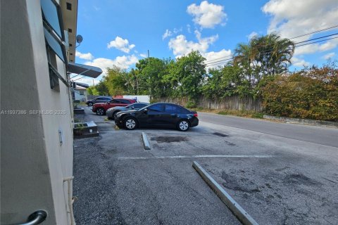 Copropriété à louer à Hollywood, Floride: 2 chambres, 79.71 m2 № 1995305 - photo 24