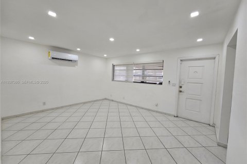 Copropriété à louer à Hollywood, Floride: 2 chambres, 79.71 m2 № 1995305 - photo 19