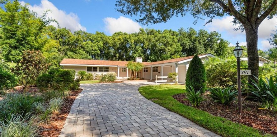 Casa en Maitland, Florida 5 dormitorios, 384.99 m2 № 1915186