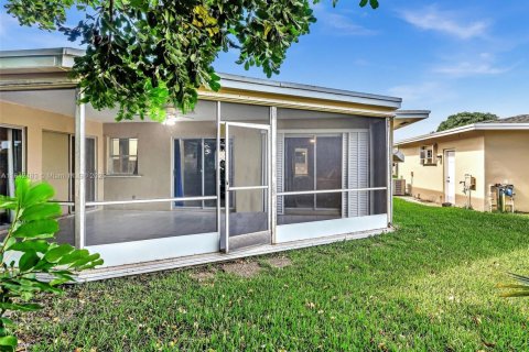 House in Deerfield Beach, Florida 2 bedrooms, 125.98 sq.m. № 1874950 - photo 30