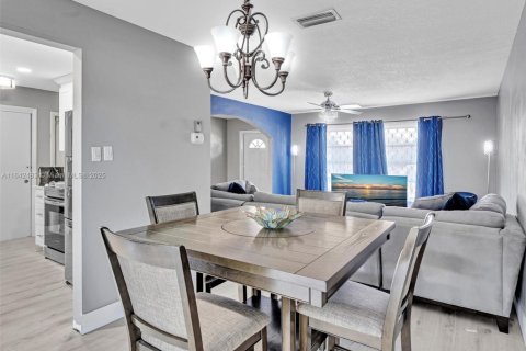House in Deerfield Beach, Florida 2 bedrooms, 125.98 sq.m. № 1874950 - photo 14