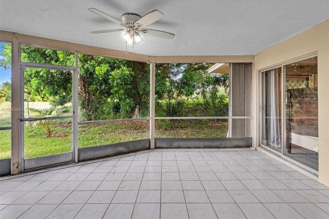 House in Deerfield Beach, Florida 2 bedrooms, 125.98 sq.m. № 1874950 - photo 23