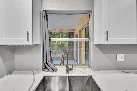 House in Deerfield Beach, Florida 2 bedrooms, 125.98 sq.m. № 1874950 - photo 22