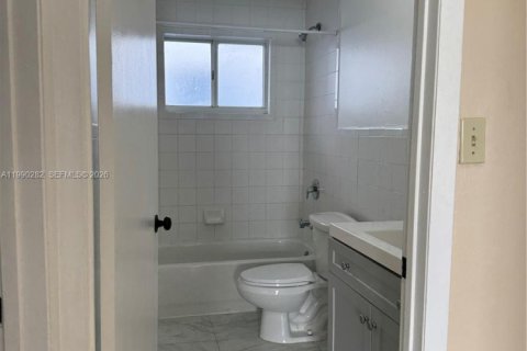 Купить коммерческую недвижимость в Майами, Флорида 267.65м2, № 2057385 - фото 5