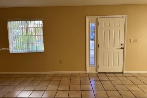 Купить коммерческую недвижимость в Майами, Флорида 267.65м2, № 2057385 - фото 4