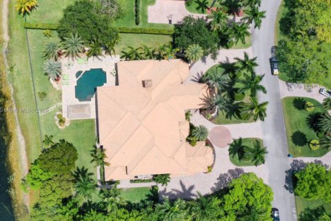 Villa ou maison à vendre à Weston, Floride: 7 chambres, 711.35 m2 № 2081788 - photo 7