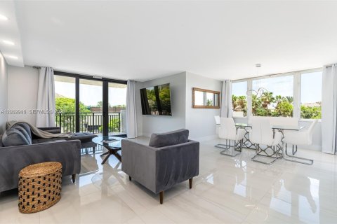 Condo in Highland Beach, Florida, 3 bedrooms  № 2066298