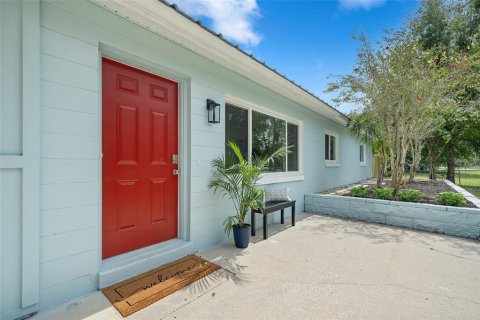 House in Dade City, Florida 3 bedrooms, 135.27 sq.m. № 1899508 - photo 2