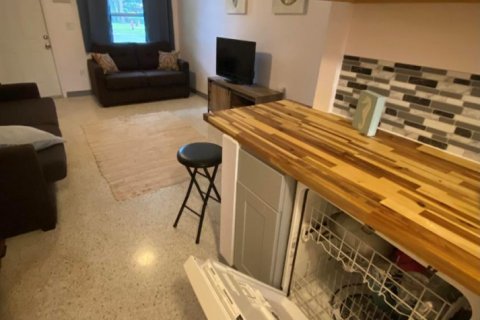 Villa ou maison à louer à St. Lucie, Floride: 2 chambres, 60.2 m2 № 2352089 - photo 2