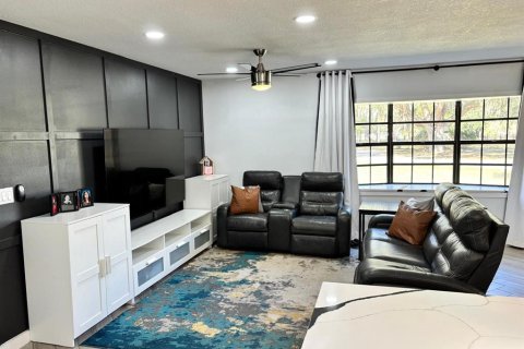 House in Kissimmee, Florida 3 bedrooms, 180.6 sq.m. № 2218109 - photo 10