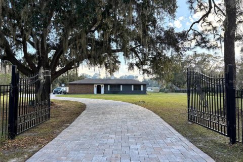 House in Kissimmee, Florida 3 bedrooms, 180.6 sq.m. № 2218109 - photo 2