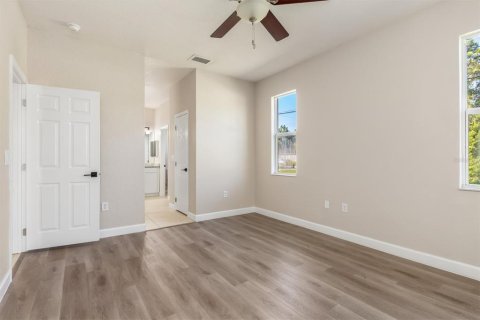House in North Port, Florida 3 bedrooms, 148.36 sq.m. № 1806941 - photo 24
