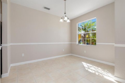House in North Port, Florida 3 bedrooms, 148.36 sq.m. № 1806941 - photo 9