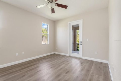 House in North Port, Florida 3 bedrooms, 148.36 sq.m. № 1806941 - photo 21