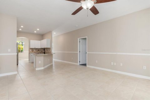 House in North Port, Florida 3 bedrooms, 148.36 sq.m. № 1806941 - photo 13