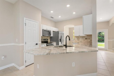 House in North Port, Florida 3 bedrooms, 148.36 sq.m. № 1806941 - photo 16