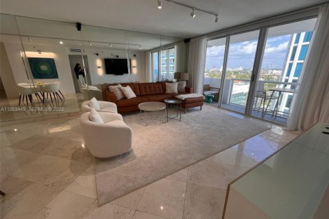 Condominio en alquiler en Surfside, Florida, 1 dormitorio, 84.08 m2 № 2054733 - foto 6