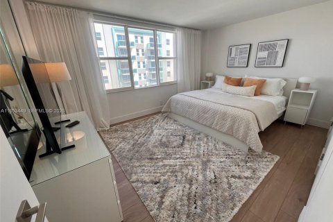 Condominio en alquiler en Surfside, Florida, 1 dormitorio, 84.08 m2 № 2054733 - foto 8