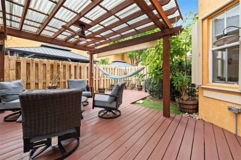 Villa ou maison à vendre à Miami, Floride: 3 chambres, 164.44 m2 № 2008820 - photo 23