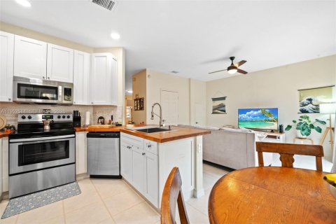 Villa ou maison à vendre à Miami, Floride: 3 chambres, 164.44 m2 № 2008820 - photo 11