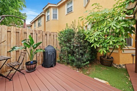 Villa ou maison à vendre à Miami, Floride: 3 chambres, 164.44 m2 № 2008820 - photo 25