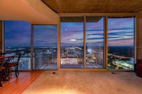 Condominio en alquiler en Orlando, Florida, 1 dormitorio, 79.34 m2 № 1911708 - foto 2