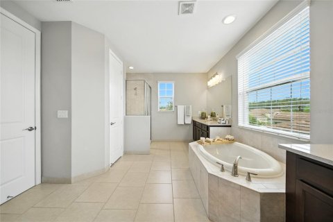 Casa en venta en Wesley Chapel, Florida, 5 dormitorios, 380.34 m2 № 1909503 - foto 28