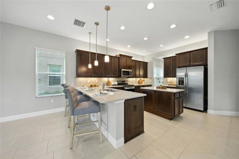 Casa en venta en Wesley Chapel, Florida, 5 dormitorios, 380.34 m2 № 1909503 - foto 11