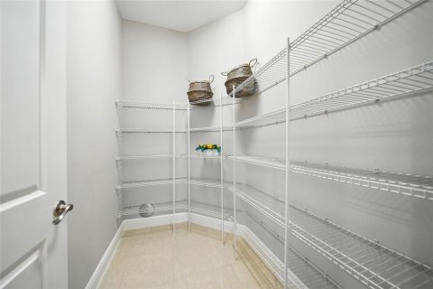 Casa en venta en Wesley Chapel, Florida, 5 dormitorios, 380.34 m2 № 1909503 - foto 19