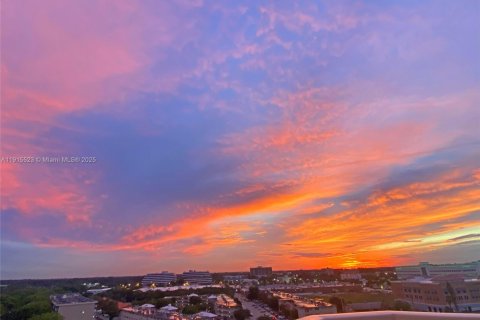 Купить кондоминиум в Норт-Майами, Флорида 2 спальни, 110.37м2, № 1971001 - фото 27