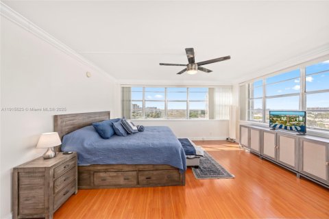 Купить кондоминиум в Норт-Майами, Флорида 2 спальни, 110.37м2, № 1971001 - фото 20