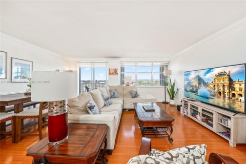 Купить кондоминиум в Норт-Майами, Флорида 2 спальни, 110.37м2, № 1971001 - фото 4