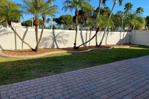 House in Miami, Florida 3 bedrooms, 149.39 sq.m. № 1802764 - photo 11