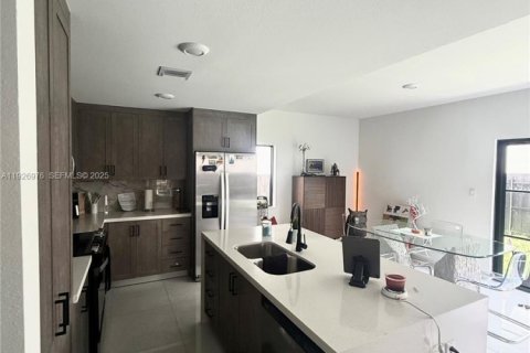 Снять в аренду виллу или дом в Флорида-Сити, Флорида 5 спален, 168.15м2, № 1986172 - фото 21