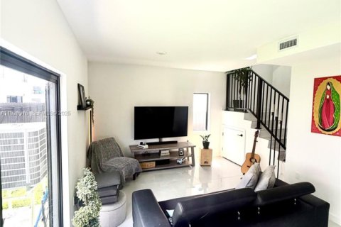 Снять в аренду виллу или дом в Флорида-Сити, Флорида 5 спален, 168.15м2, № 1986172 - фото 25