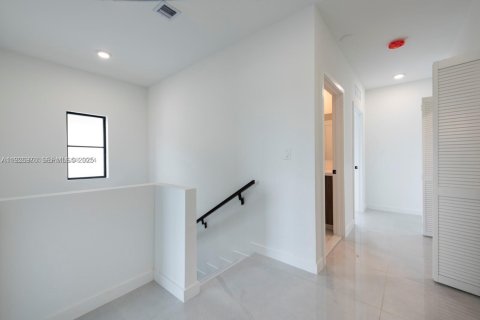 Снять в аренду виллу или дом в Флорида-Сити, Флорида 5 спален, 168.15м2, № 1986172 - фото 10