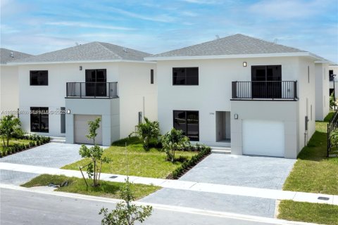 Снять в аренду виллу или дом в Флорида-Сити, Флорида 5 спален, 168.15м2, № 1986172 - фото 11